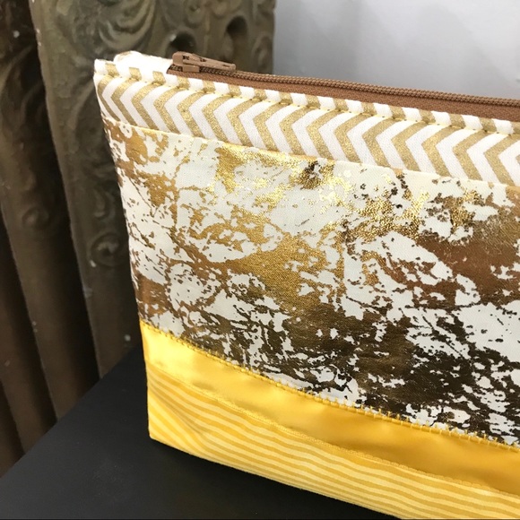 Gold Ribbon Zipper Pouch - Picture 2 of 8